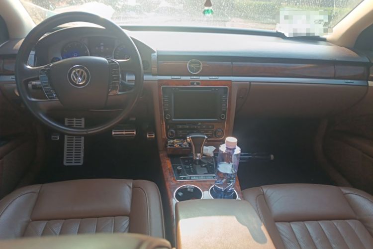 Used Volkswagen Phaeton 2014 3.0L Business Model Center Console
