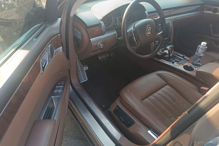 Used Volkswagen Phaeton 2014 3.0L Business Model Driver Seat