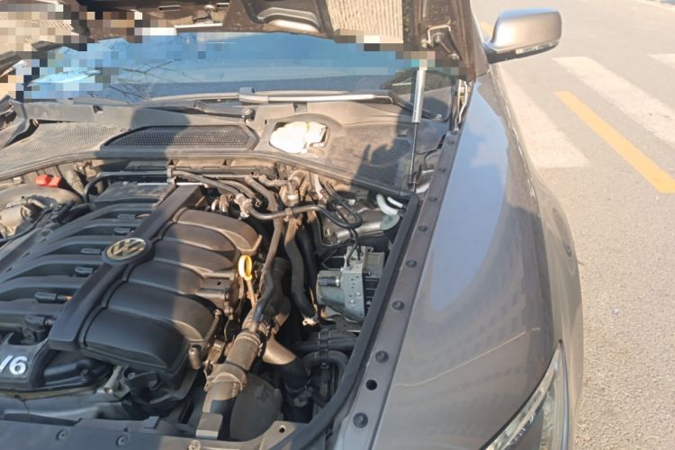 Used Volkswagen Phaeton 2014 3.0L Business Model Engine Bay Left