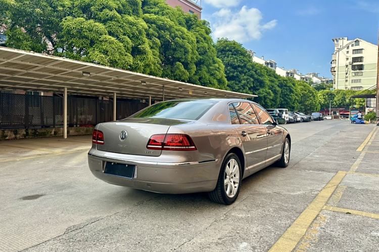 Used Volkswagen Phaeton 2014 3.0L Executive Model Exterior 9