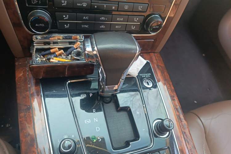 Used Volkswagen Phaeton 2014 3.0L Business Model Gear Lever