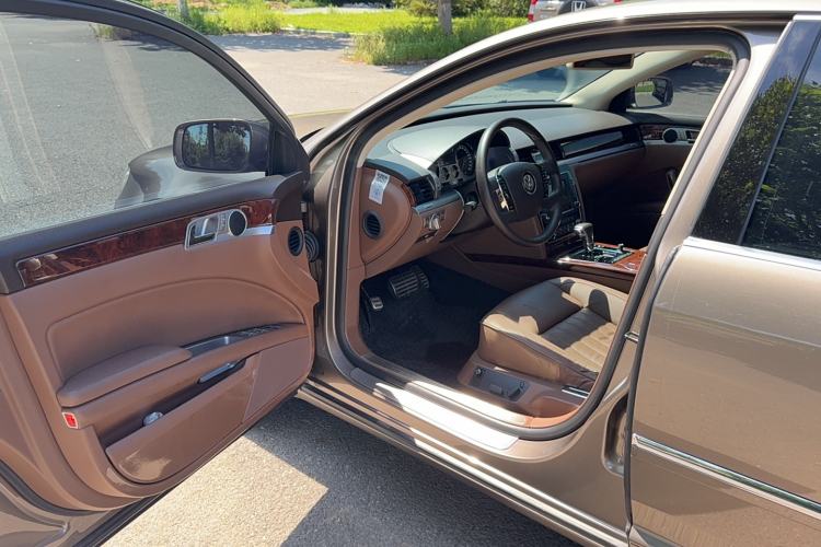 Used Volkswagen Phaeton 2014 3.0L Business Model Interior 2