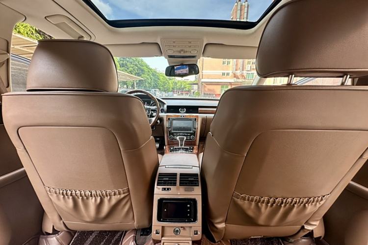 Used Volkswagen Phaeton 2014 3.0L Executive Model Interior 4