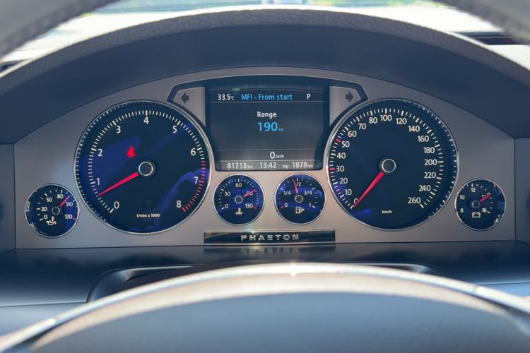 Used Volkswagen Phaeton 2014 3.0L Business Model Odometer Close Up