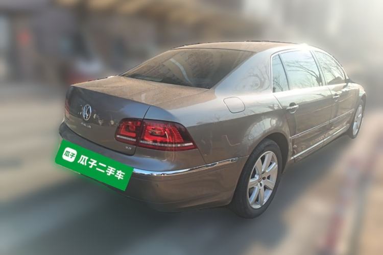 Used Volkswagen Phaeton 2014 3.0L Business Model Rear Right 45 Deg