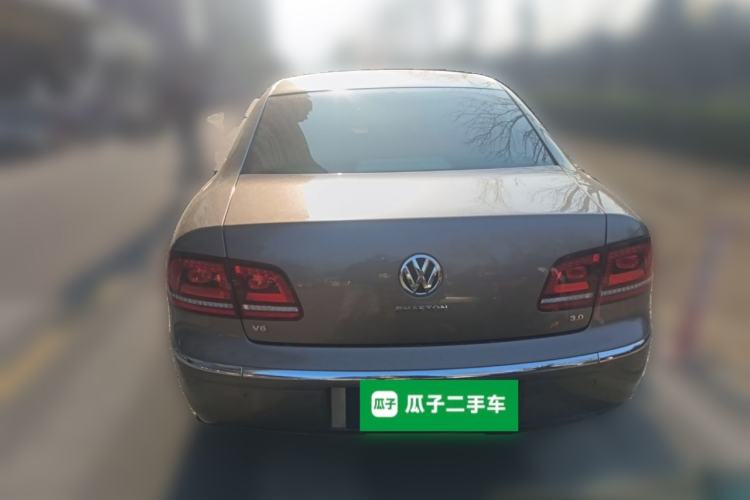 Used Volkswagen Phaeton 2014 3.0L Business Model Rear