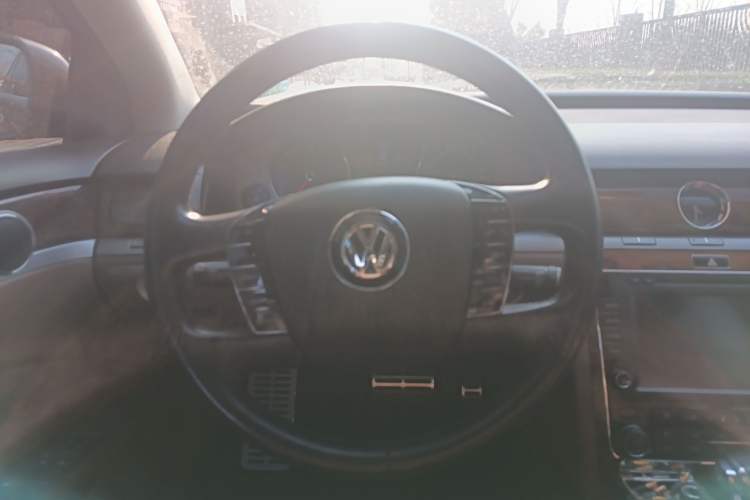Used Volkswagen Phaeton 2014 3.0L Business Model Steering Wheel