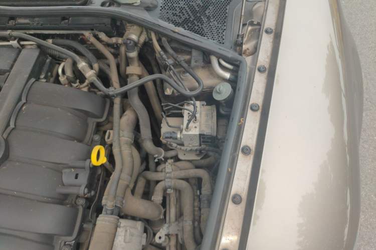 Used Volkswagen Phaeton 2014 3.0L Business Model Engine Bay Left