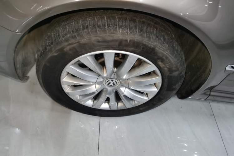 Used Volkswagen Phaeton 2014 3.0L Business Model Exterior 4