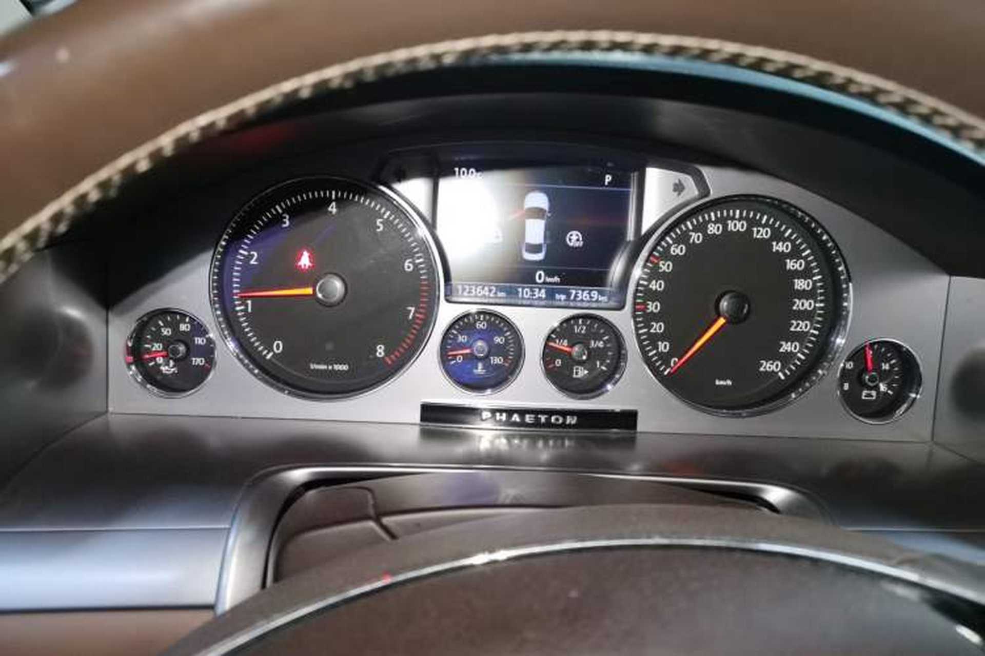 Used Volkswagen Phaeton 2014 3.0L Business Model Instrument Cluster