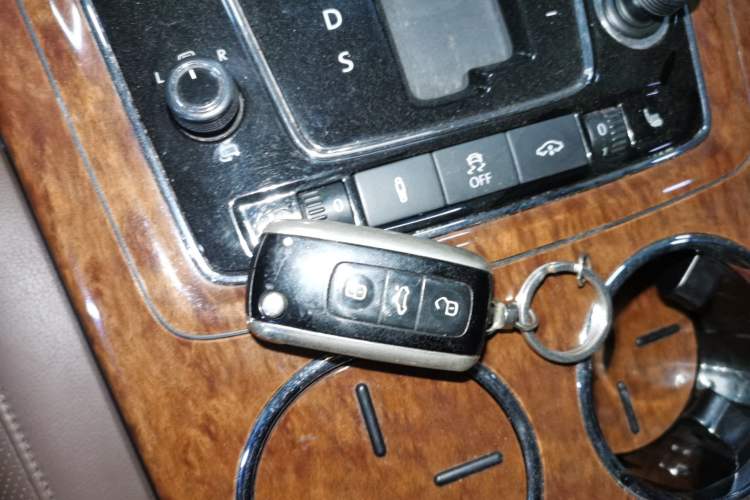 Used Volkswagen Phaeton 2014 3.0L Business Model Interior 1
