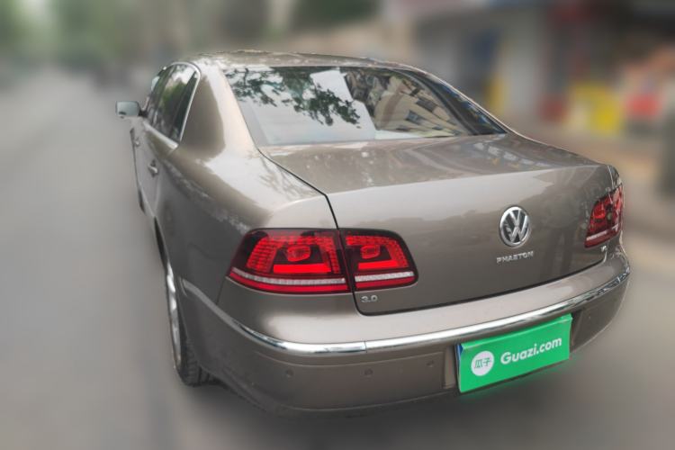 Used Volkswagen Phaeton 2014 3.0L Business Model Rear Left 45 Deg