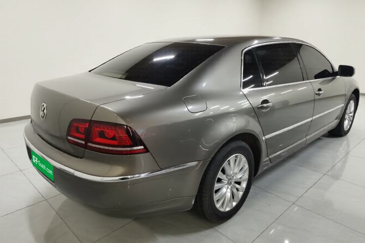 Used Volkswagen Phaeton 2014 3.0L Business Model Rear Right 45 Deg