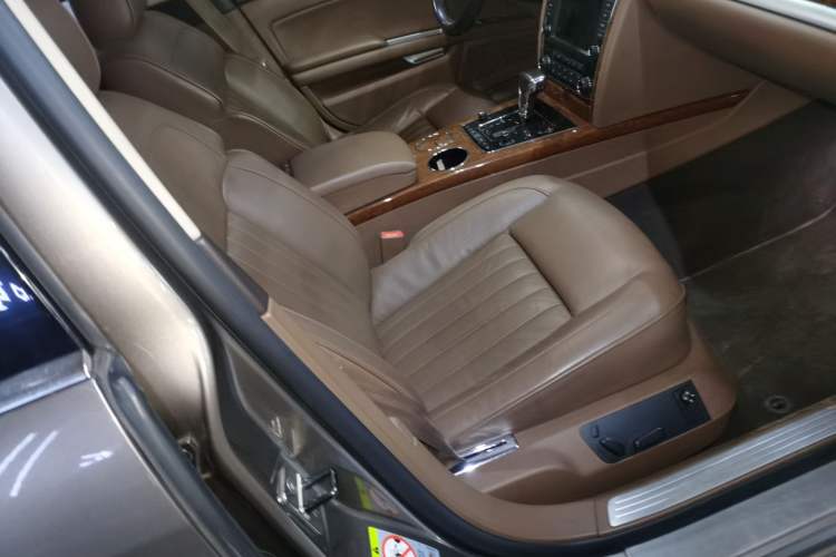 Used Volkswagen Phaeton 2014 3.0L Business Model Right Front Seat