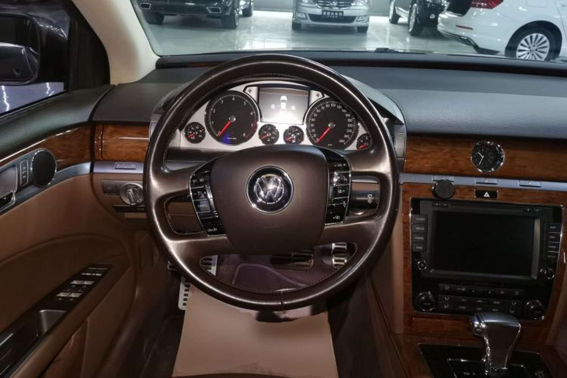 Used Volkswagen Phaeton 2014 3.0L Business Model Steering Wheel