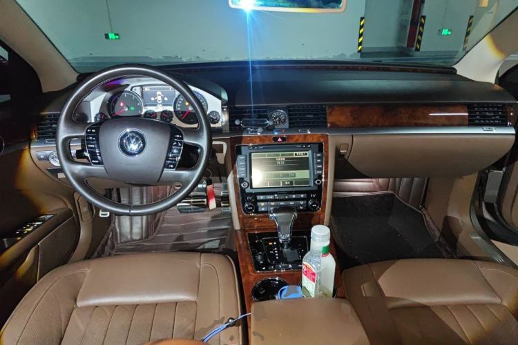 Used Volkswagen Phaeton 2014 3.0L Business Model Center Console