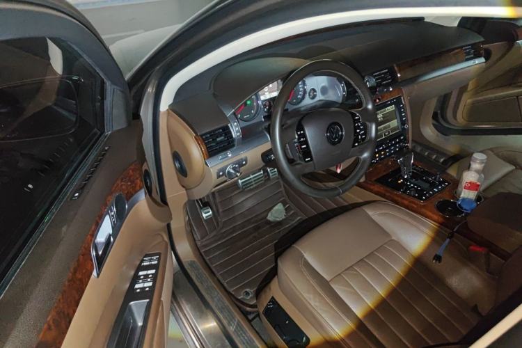 Used Volkswagen Phaeton 2014 3.0L Business Model Driver Seat