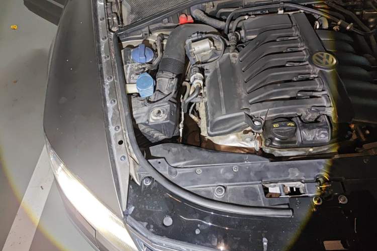Used Volkswagen Phaeton 2014 3.0L Business Model Engine Bay Right