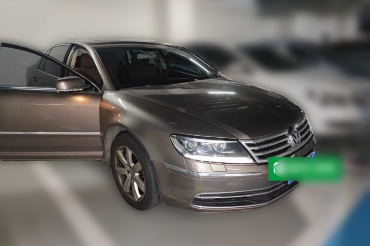 Used Volkswagen Phaeton 2014 3.0L Business Model Front Right 45 Deg