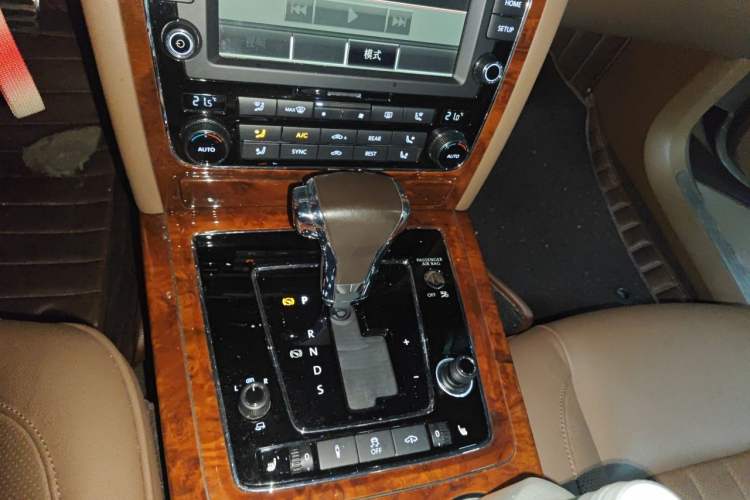 Used Volkswagen Phaeton 2014 3.0L Business Model Gear Lever