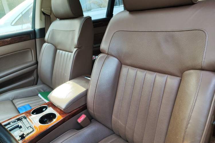 Used Volkswagen Phaeton 2014 3.0L Business Model Left Front Seat