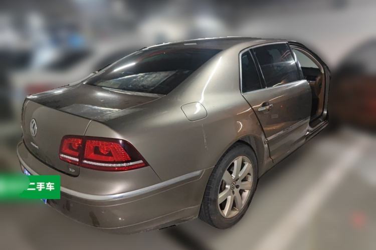 Used Volkswagen Phaeton 2014 3.0L Business Model Rear Right 45 Deg
