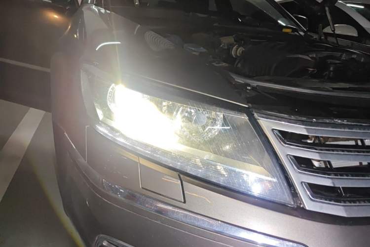 Used Volkswagen Phaeton 2014 3.0L Business Model Right Front Headlight
