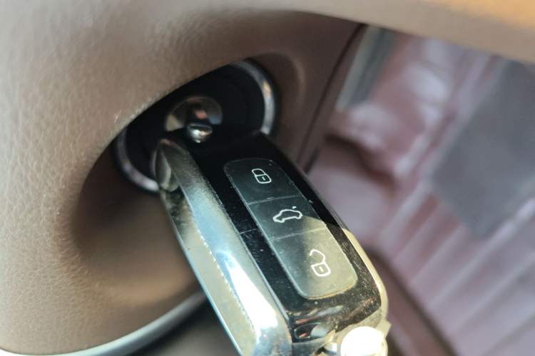 Used Volkswagen Phaeton 2014 3.0L Business Model Vehicle Key