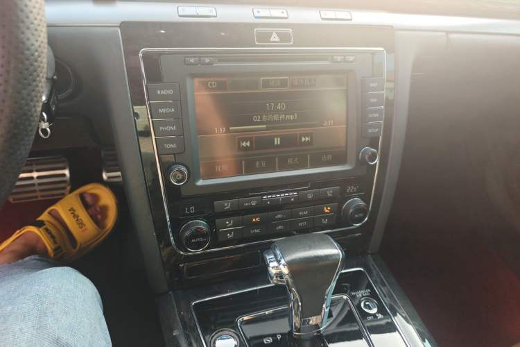 Used Volkswagen Phaeton 2015 3.0L Exclusive Edition Audio And AC Panel
