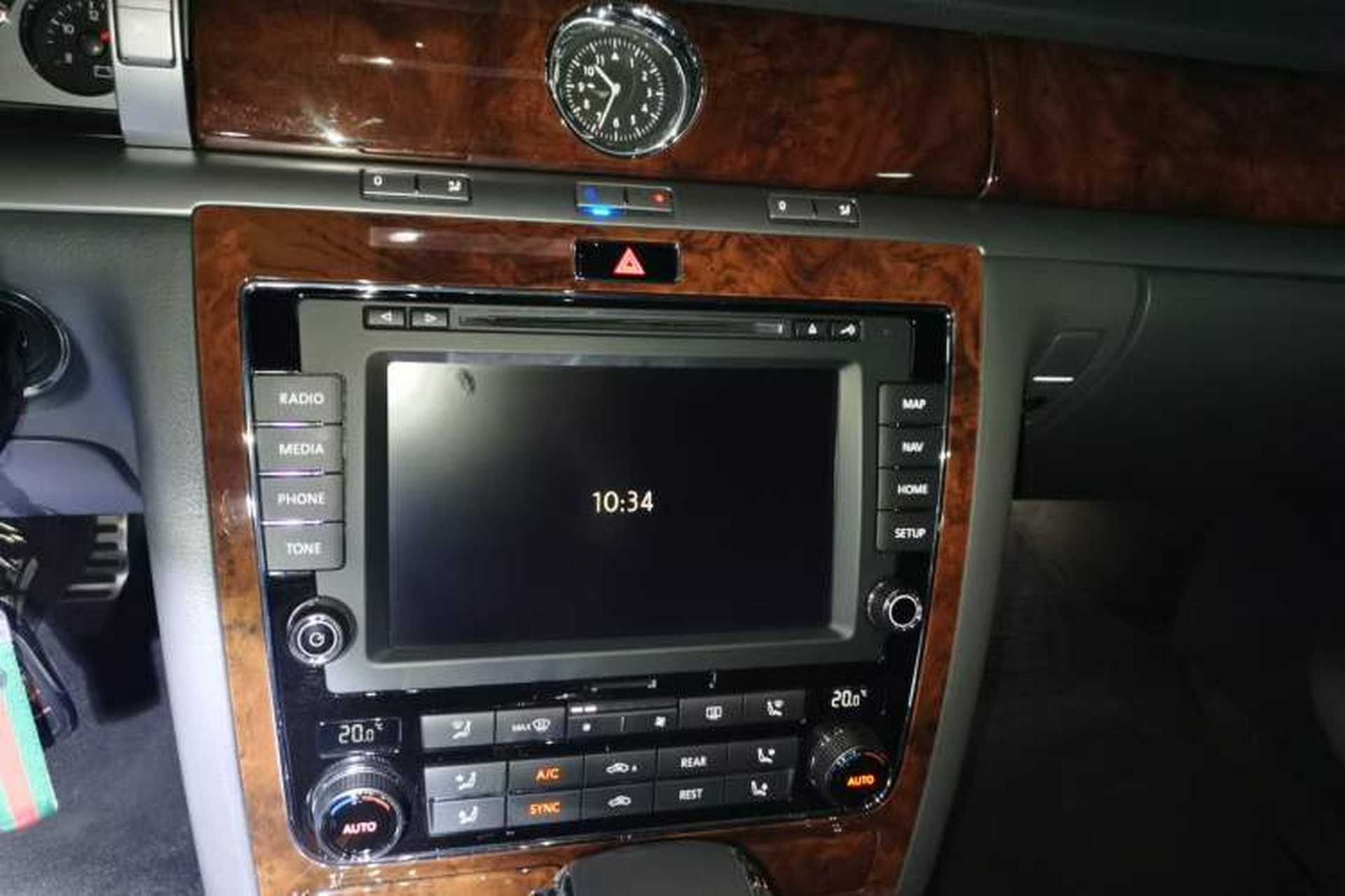 Used Volkswagen Phaeton 2015 3.0L Smart Edition Audio And AC Panel