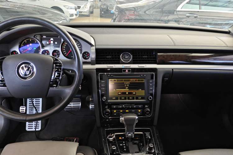 Used Volkswagen Phaeton 2015 3.0L Smart Edition Audio And AC Panel
