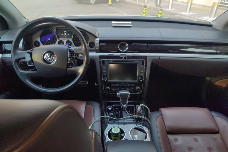 Used Volkswagen Phaeton 2015 3.0L Exclusive Edition Center Console