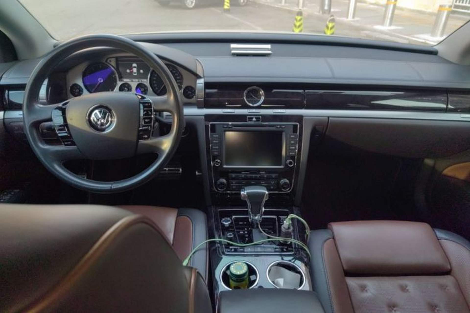 Used Volkswagen Phaeton 2015 3.0L Exclusive Edition Center Console
