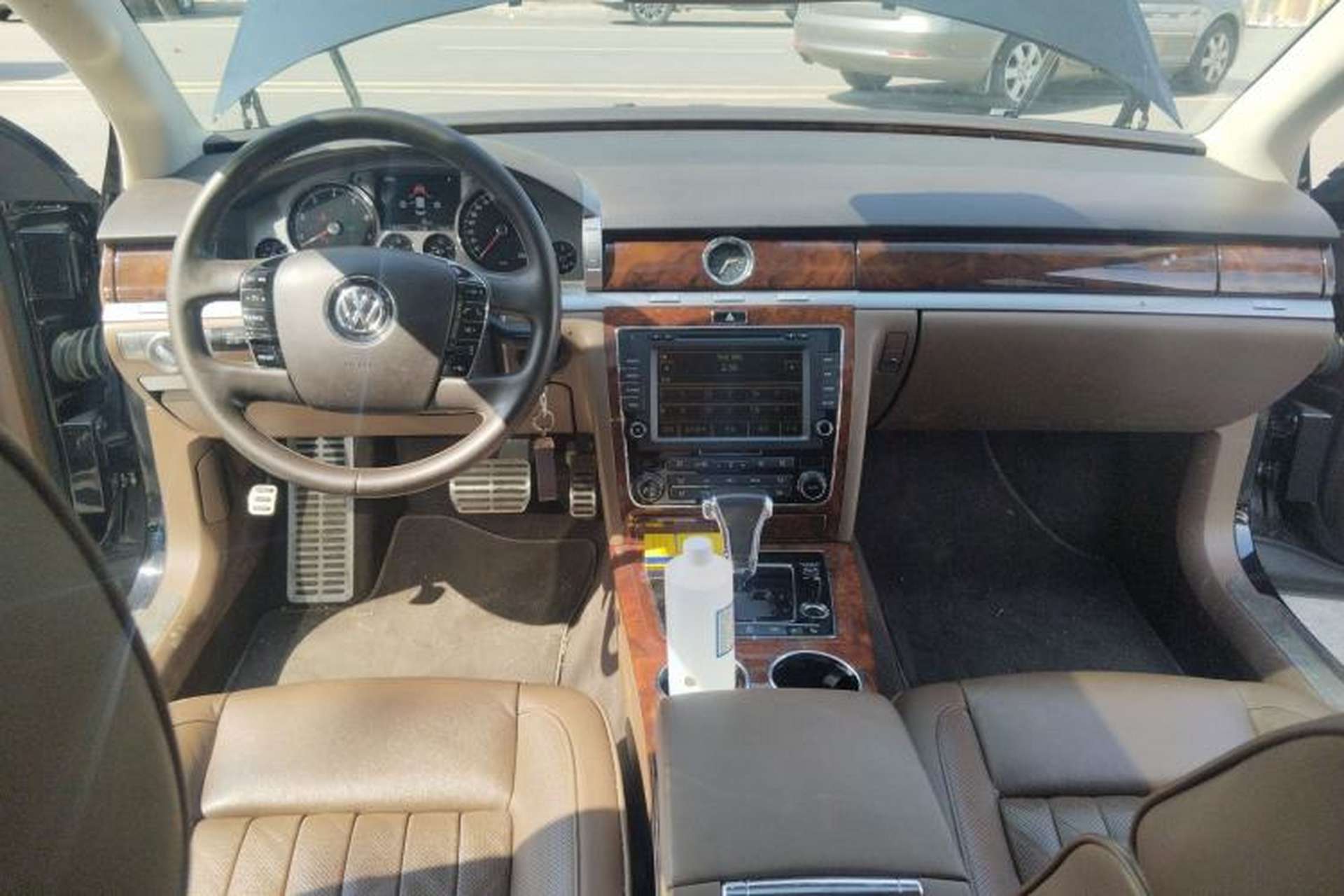 Used Volkswagen Phaeton 2015 3.0L Smart Edition Center Console