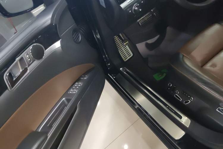 Used Volkswagen Phaeton 2015 3.0L Exclusive Edition Driver Seat