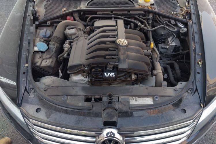 Used Volkswagen Phaeton 2015 3.0L Exclusive Edition Engine Bay