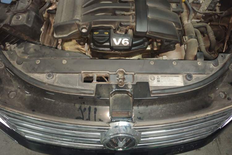 Used Volkswagen Phaeton 2015 3.0L Smart Edition Engine Bay