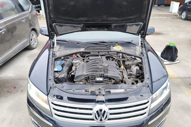 Used Volkswagen Phaeton 2015 3.0L Smart Edition Engine Bay