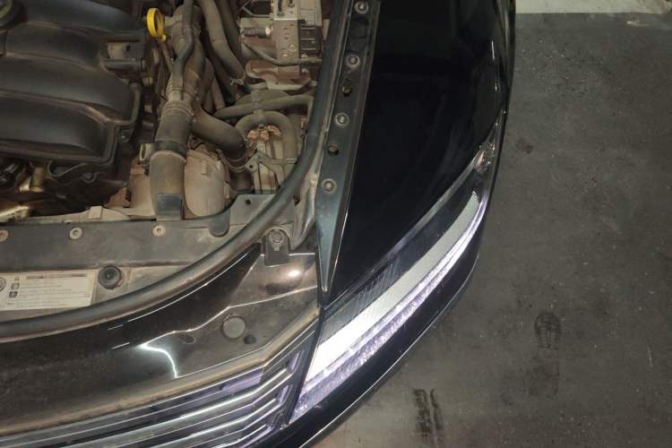 Used Volkswagen Phaeton 2015 3.0L Smart Edition Engine Bay Left