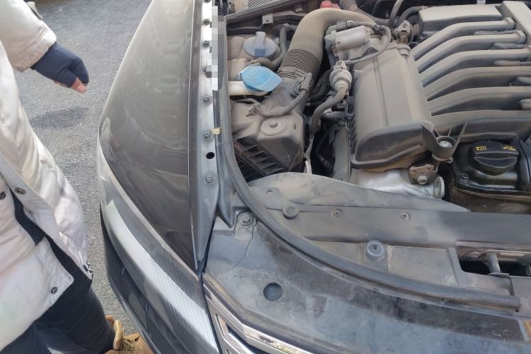 Used Volkswagen Phaeton 2015 3.0L Exclusive Edition Engine Bay Right