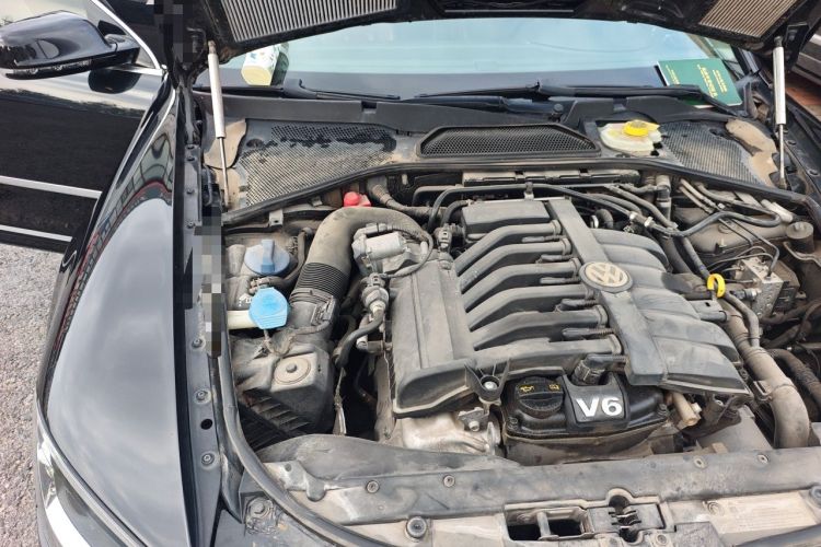 Used Volkswagen Phaeton 2015 3.0L Exclusive Edition Engine Bay Right