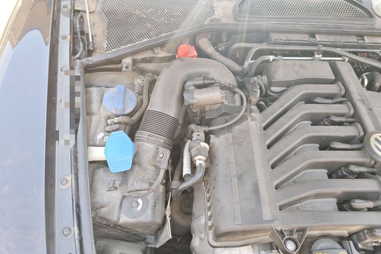 Used Volkswagen Phaeton 2015 3.0L Exclusive Edition Engine Bay Right