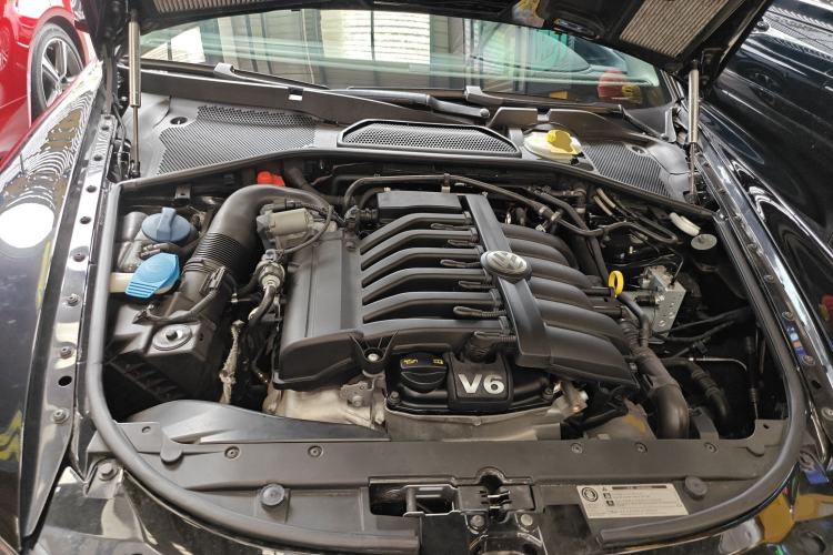 Used Volkswagen Phaeton 2015 3.0L Exclusive Edition Engine Bay