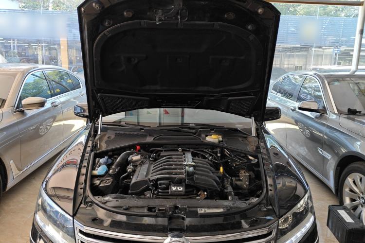 Used Volkswagen Phaeton 2015 3.0L Smart Edition Engine Bay