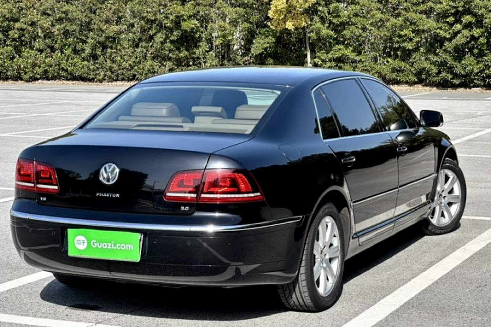 Used Volkswagen Phaeton 2015 3.0L Smart Edition Exterior 11