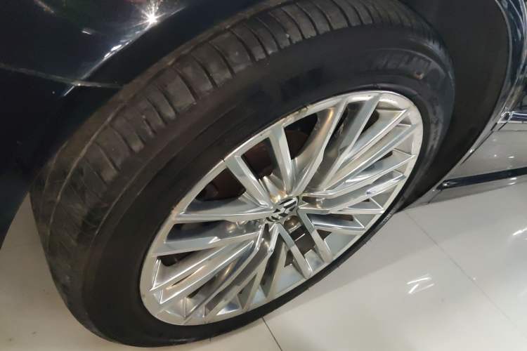 Used Volkswagen Phaeton 2015 3.0L Exclusive Edition Exterior 4
