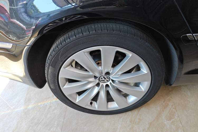 Used Volkswagen Phaeton 2015 3.0L Smart Edition Exterior 8