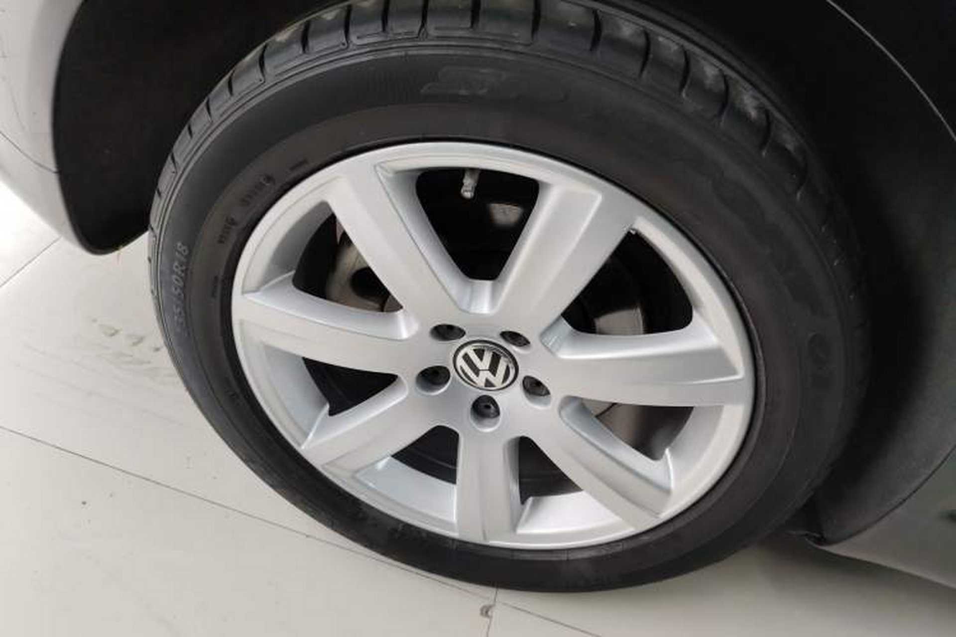 Used Volkswagen Phaeton 2015 3.0L Smart Edition Exterior 8