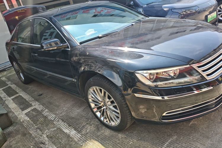 Used Volkswagen Phaeton 2015 3.0L Exclusive Edition Front Right 45 Deg
