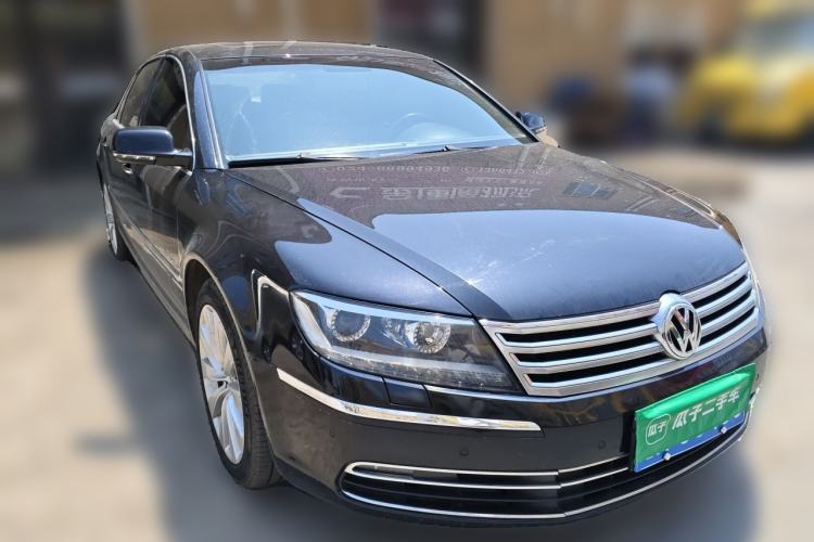 Used Volkswagen Phaeton 2015 3.0L Exclusive Edition Front Right 45 Deg